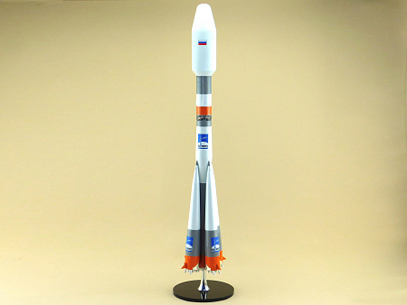 МОДЕЛЬ РАКЕТА-НОСИТЕЛЬ СОЮЗ ГРУЗОВОЙ (М1:72)