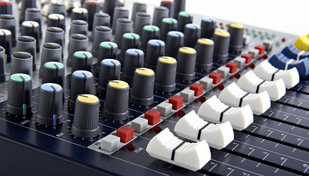 МИКШЕРНЫЙ ПУЛЬТ SOUNDCRAFT EPM6