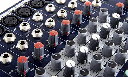 МИКШЕРНЫЙ ПУЛЬТ SOUNDCRAFT EPM6