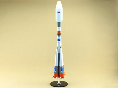 МОДЕЛЬ РАКЕТА-НОСИТЕЛЬ СОЮЗ ГРУЗОВОЙ (М1:72)